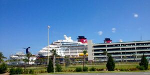 Orlando Amusement Park & Cruise